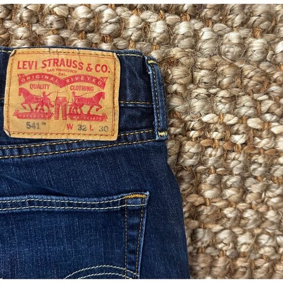 541 Levi’s Men’s Jeans (32x30) Athletic Taper Fit Blue - Picture 1 of 5